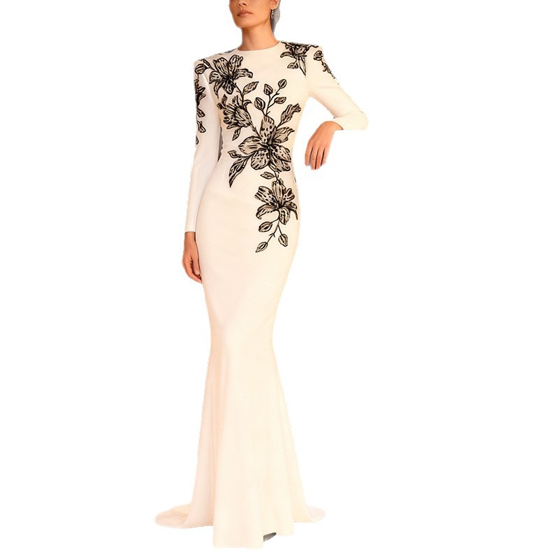 Elegant Mermaid Long Evening Dress With Handcrafted Beading - Image 5