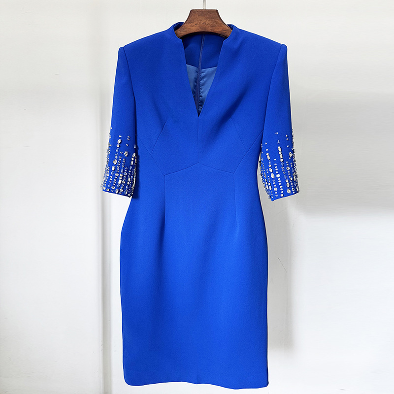 V-Neck Knee-Length Dress With Beaded Details For Parties - Image 7