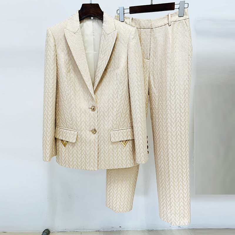 Elegant Jacquard Blazer And Trousers Set For Events - Image 6