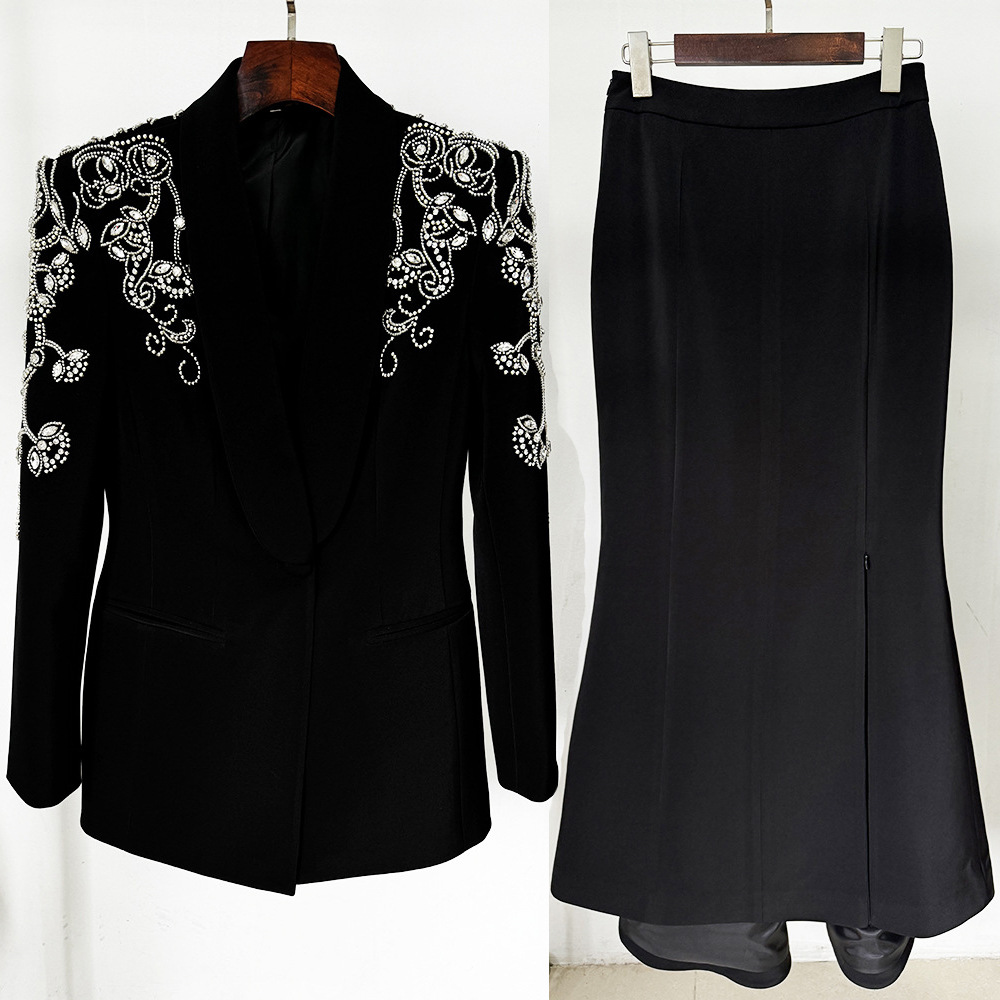 Fashionable Tailored Blazer With Rhinestone Embellishments - Image 8